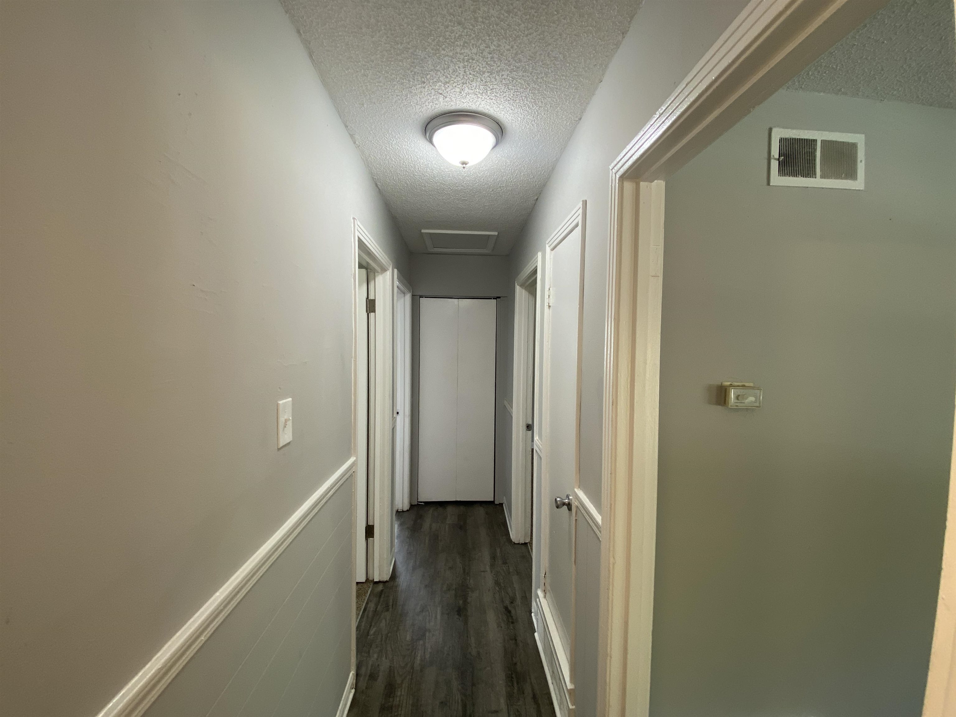 667 West Raines Road Memphis, TN 38109 - Photo 12 of 15 a view of a hallway