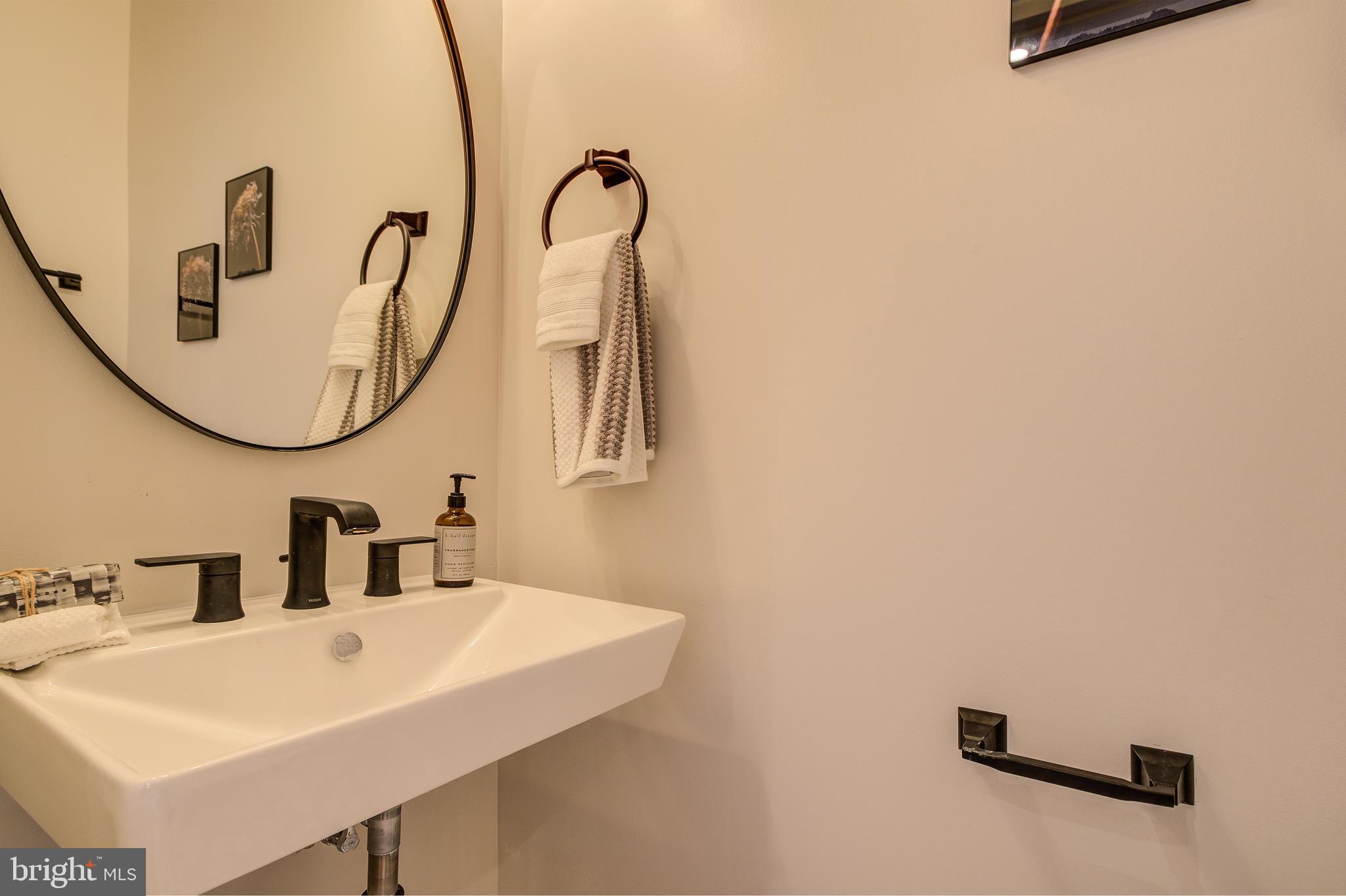 524 8th Street Northeast Washington, DC 20002 - Photo 16 of 37