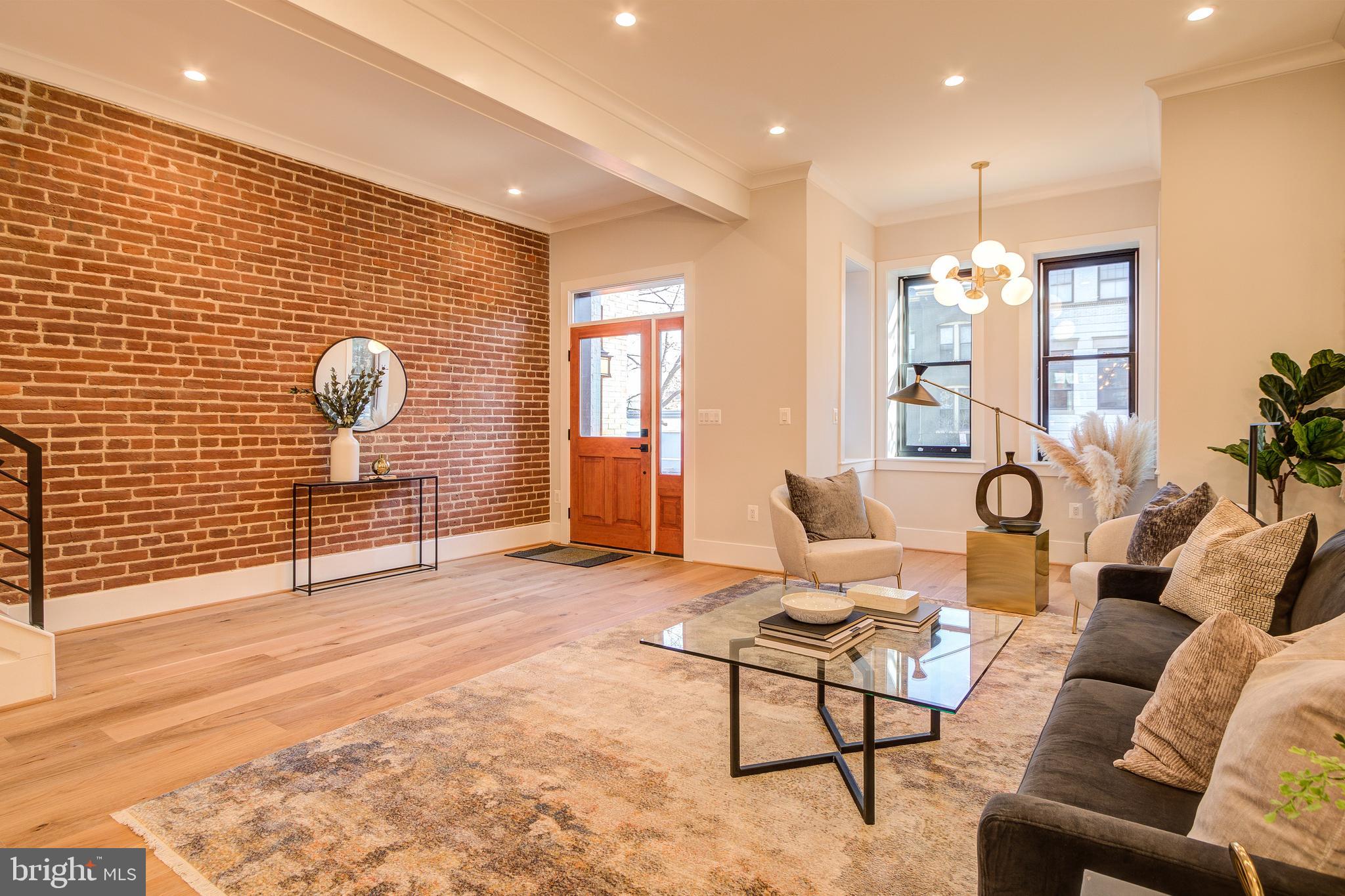 524 8th Street Northeast Washington, DC 20002 - Photo 7 of 37