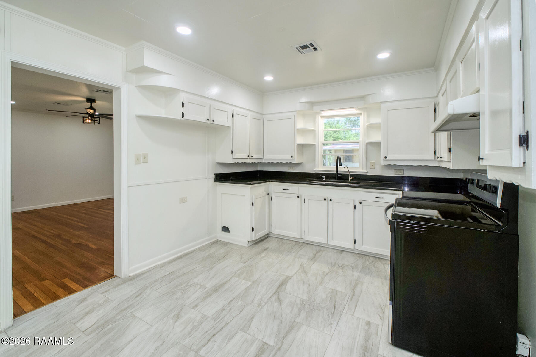 404 9th Street Breaux Bridge, LA 70517 - Photo 8 of 12