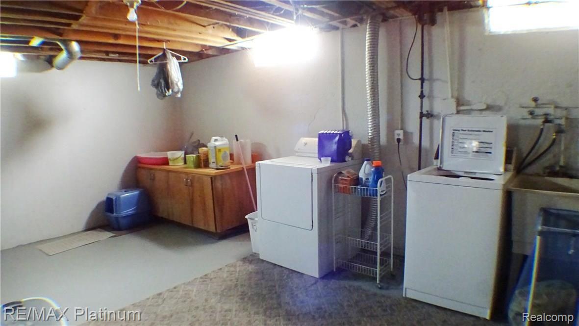 422 Fowler Street Howell, MI 48843 - Photo 10 of 25 422 Basement Laundry