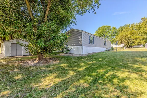 $99,000 | 102 Superior Street, Tower Hill, IL 62571