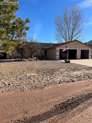 $415,000 | 962 South Cienaga Drive, Pueblo, CO 81007