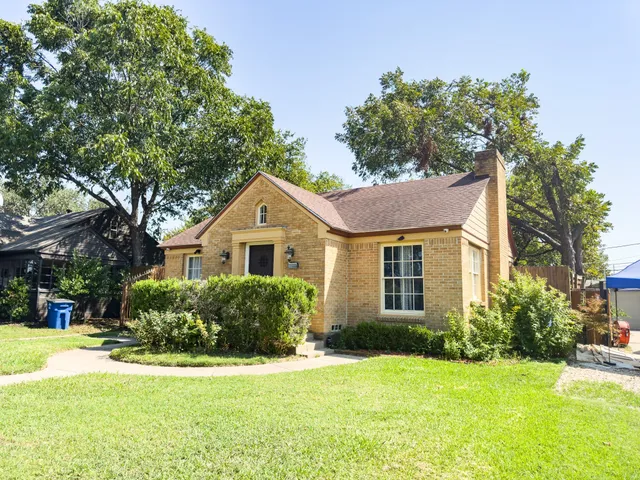 $399,000 | 2222 Carnes Street, Dallas, TX 75208