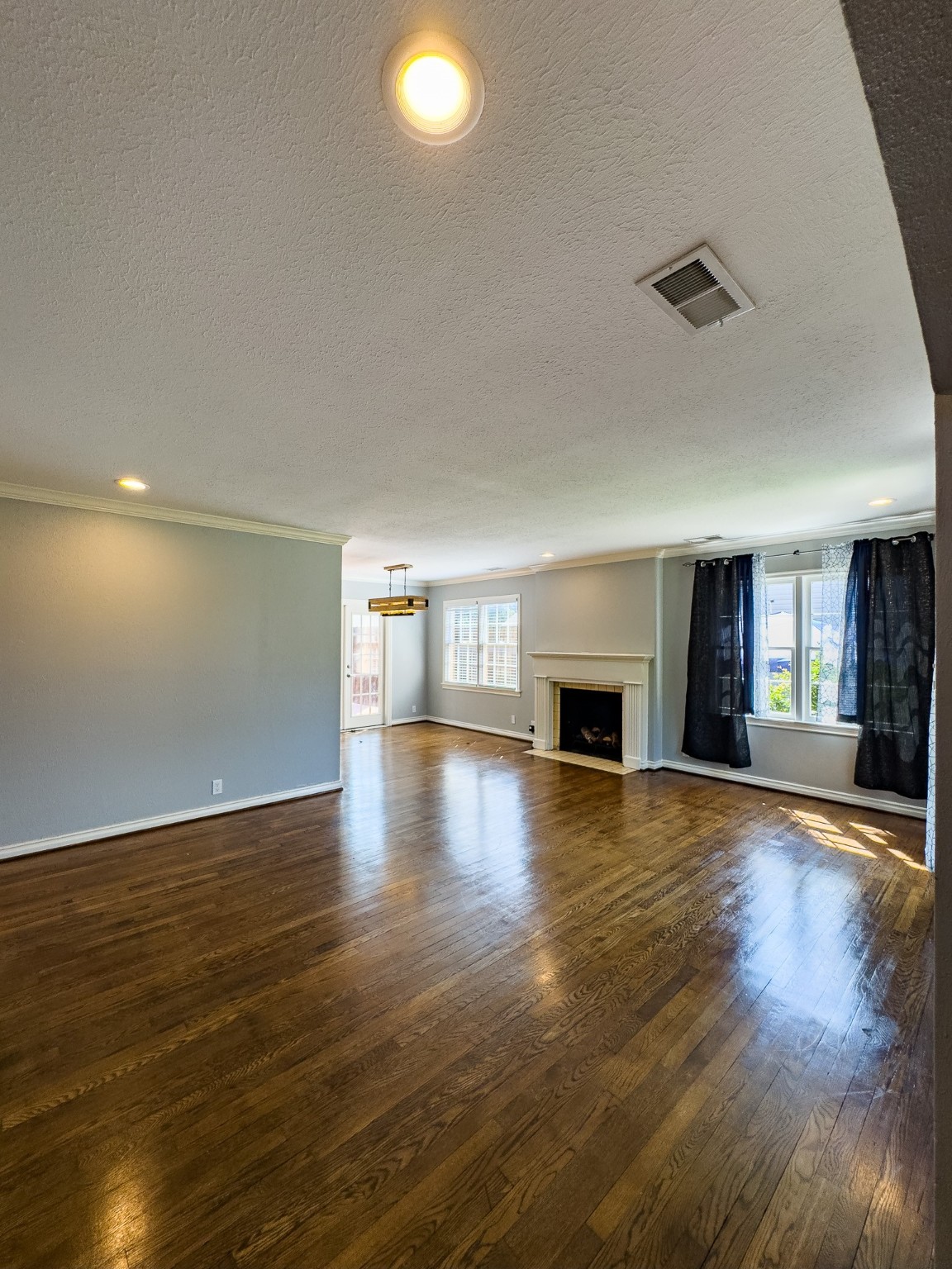 2222 Carnes Street Dallas, TX 75208 - Photo 15 of 50 Wood Flooring