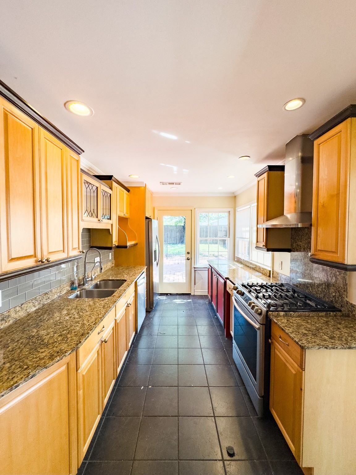 2222 Carnes Street Dallas, TX 75208 - Photo 20 of 50 Kitchen Granite