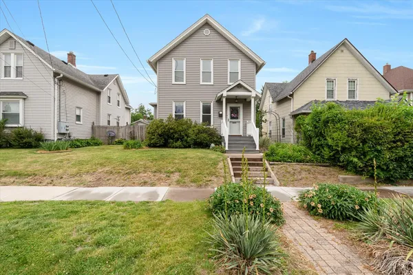 $159,900 | 1531 15th Avenue, Moline, IL 61265