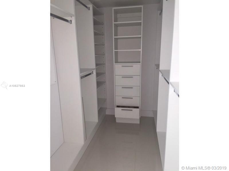 92 Southwest 3rd Street, Unit 4302 Miami, FL 33130 - Photo 8 of 10 Gallery Image 8