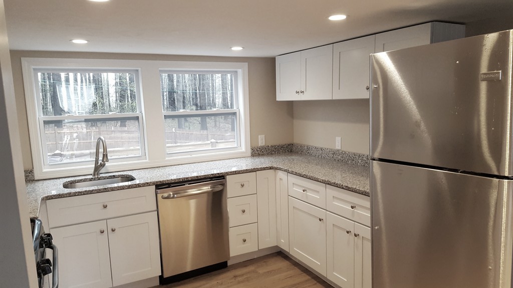41 Great Pond Road Weymouth, MA 02190 - Photo 2 of 10 Gallery Image 2