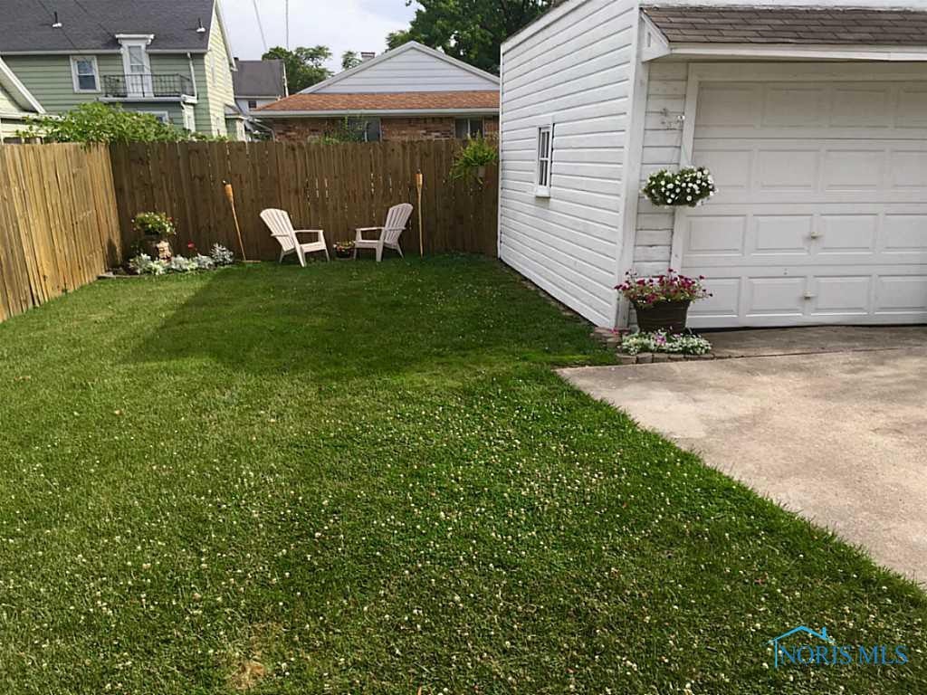 623 Waybridge Road Toledo, OH 43612 - Photo 2 of 20 Detached Garage.