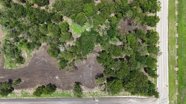 an aerial view of a yard