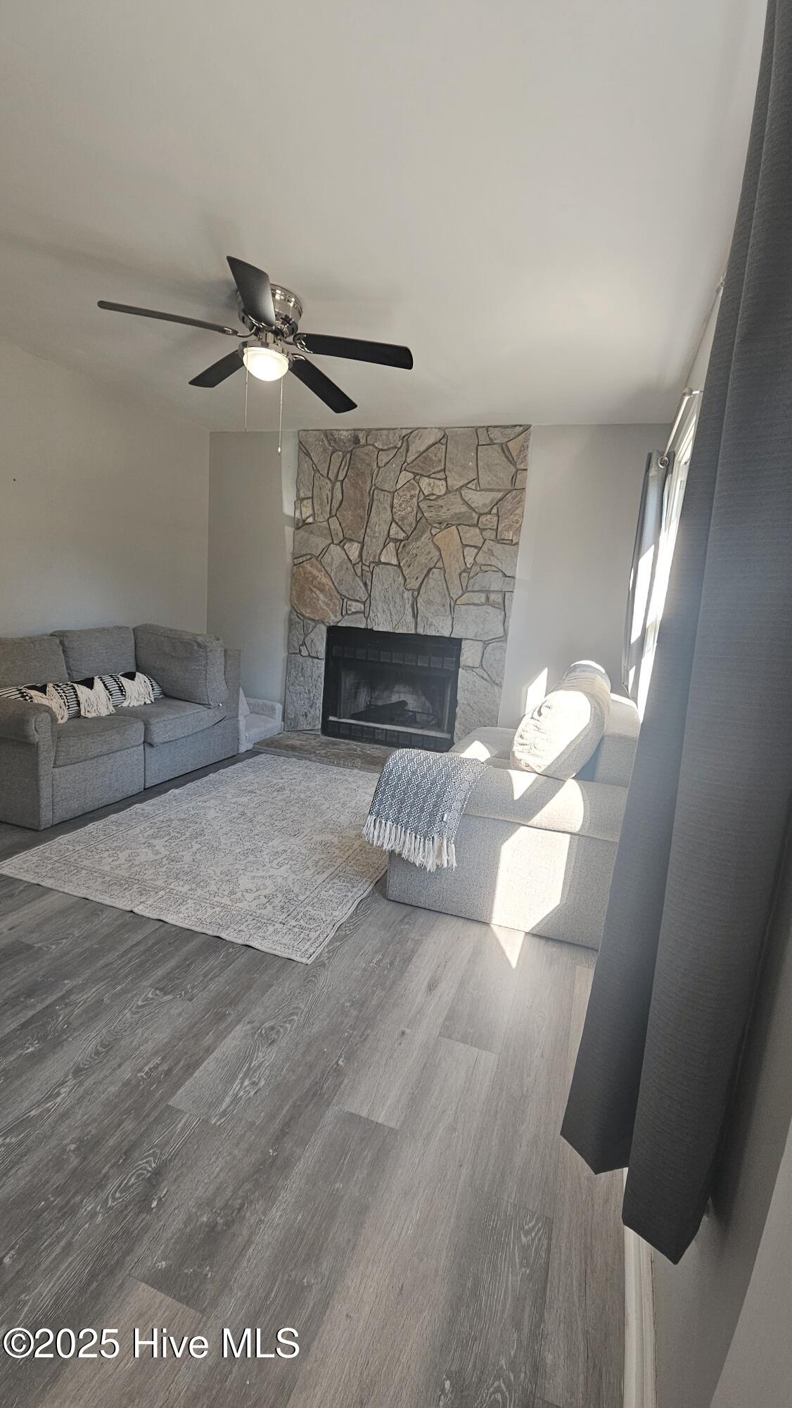 234 Natalie Lane Hubert, NC 28539 - Photo 4 of 23 Living Space