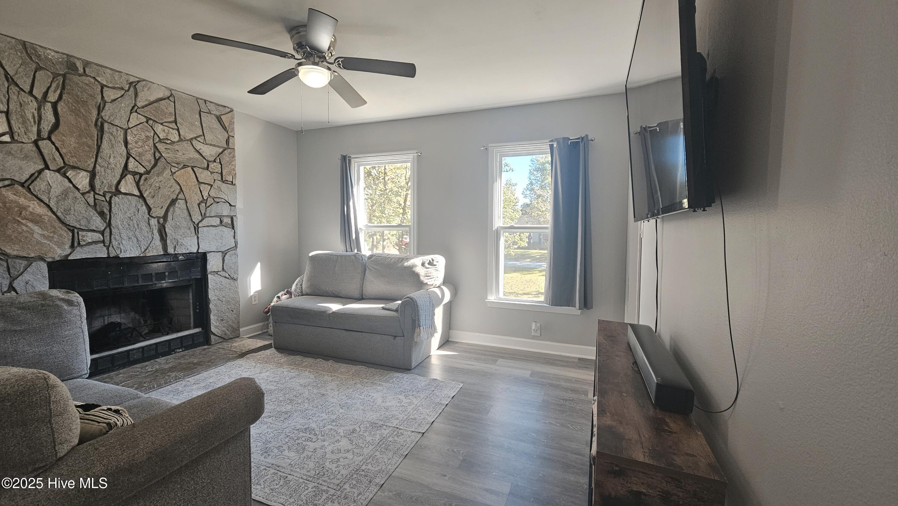 234 Natalie Lane Hubert, NC 28539 - Photo 5 of 23 Living Space