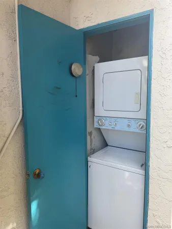 $2,700 | 4617 Kensington Drive, Unit 2, San Diego, CA 92116