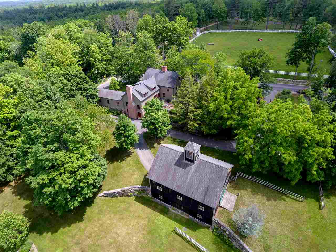 23 Ponemah Hill Road Amherst, NH 03031 - Photo 3 of 40