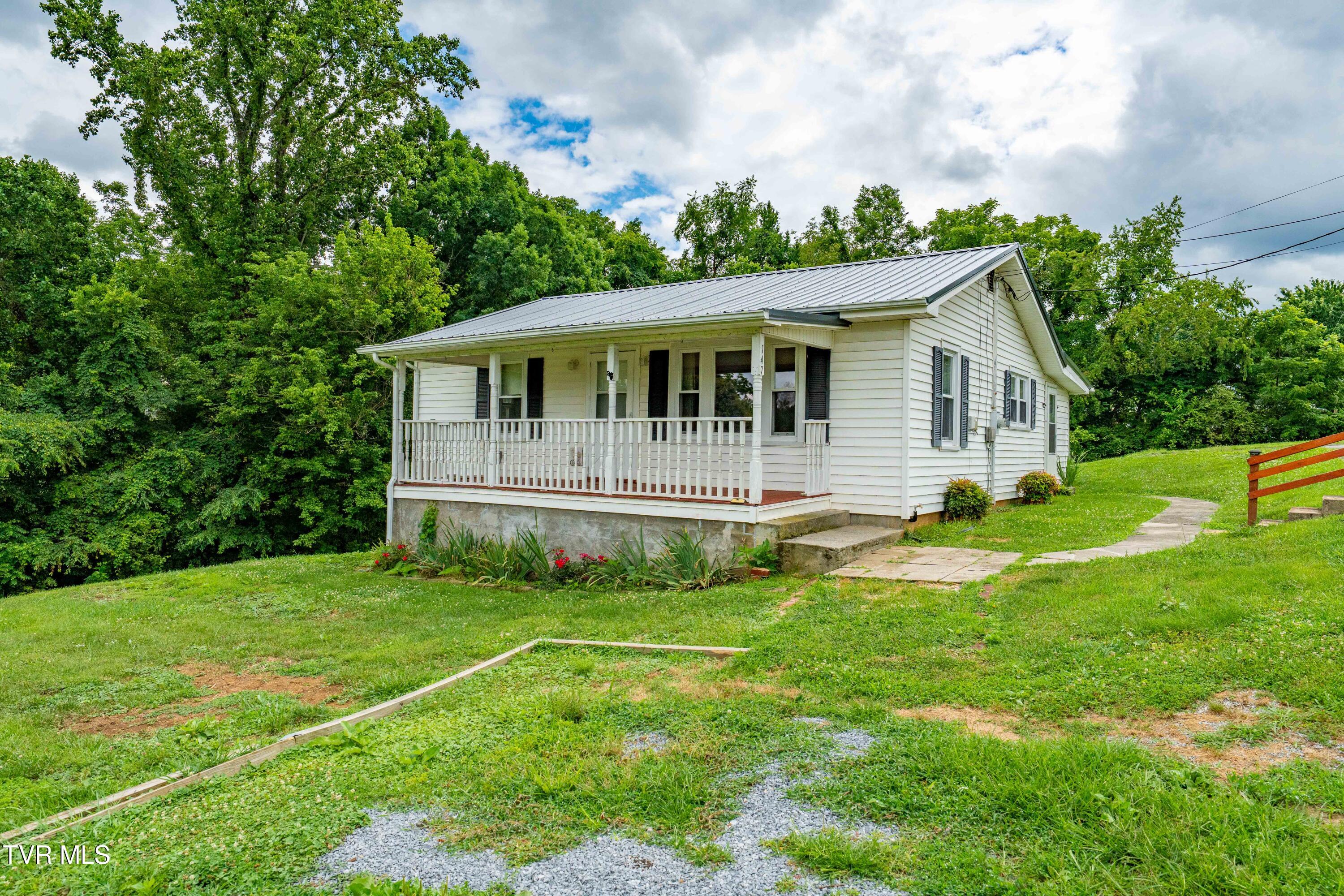 147 Fox Road Johnson City, TN 37601 - Photo 39 of 59 147 Fox road (24 of 59)