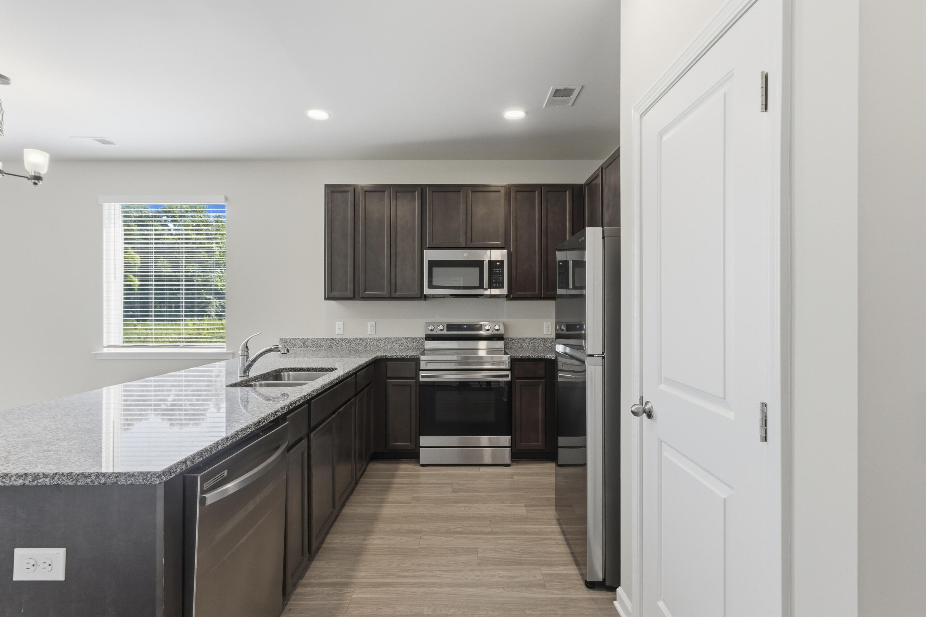 1330 Warrens Way Manning, SC 29102 - Photo 12 of 26 _01A8786