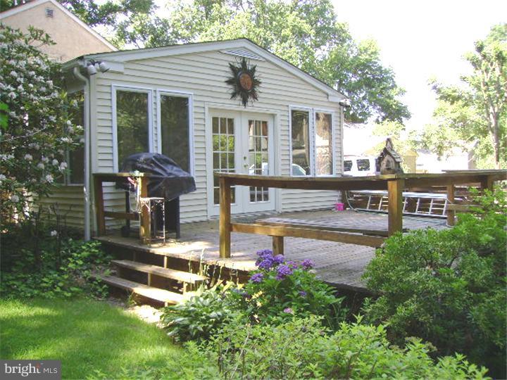 1165 Providence Road Springfield, PA 19064 - Photo 14 of 25 Deck