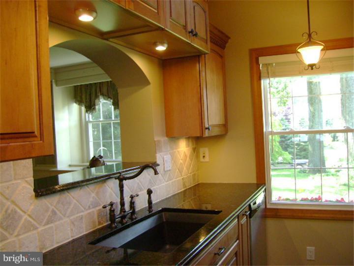 1165 Providence Road Springfield, PA 19064 - Photo 5 of 25 Kitchen