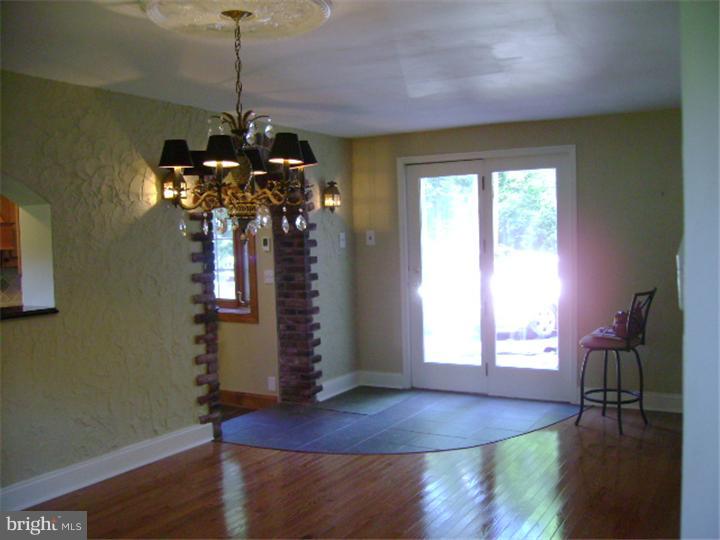 1165 Providence Road Springfield, PA 19064 - Photo 9 of 25 Dining Room