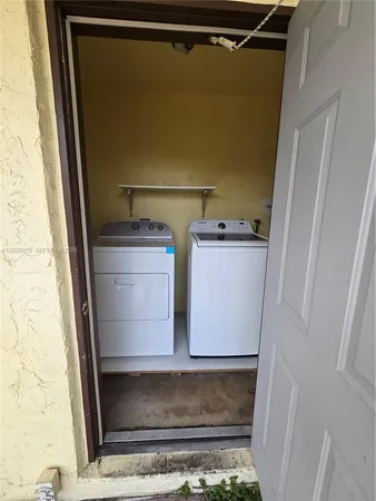 $450,000 | 932 West 80th Place, Hialeah, FL 33014