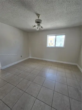 $450,000 | 932 West 80th Place, Hialeah, FL 33014