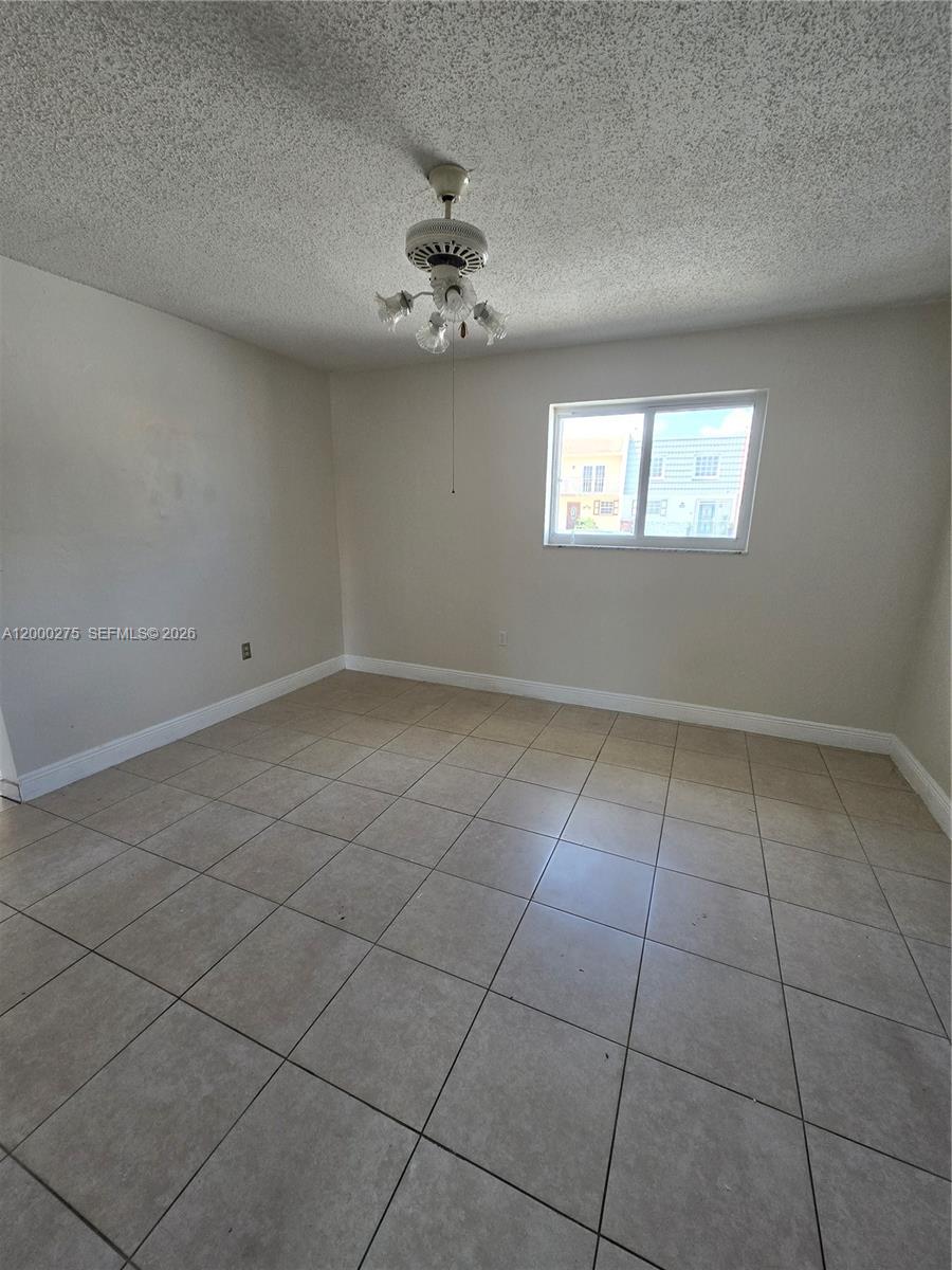 932 West 80th Place Hialeah, FL 33014 - Photo 2 of 20