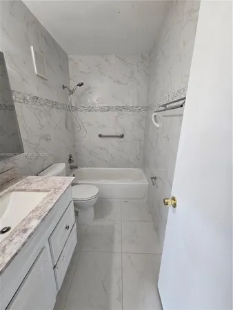 $450,000 | 932 West 80th Place, Hialeah, FL 33014