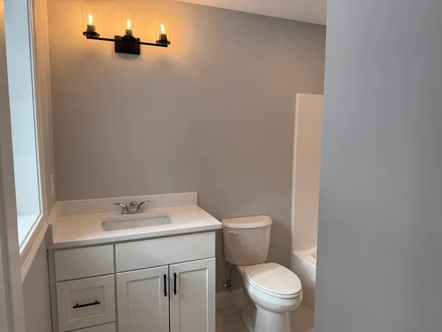 $4,100 | 15 Kashmir's Way, Unit 15, Lakeville, MA 02347