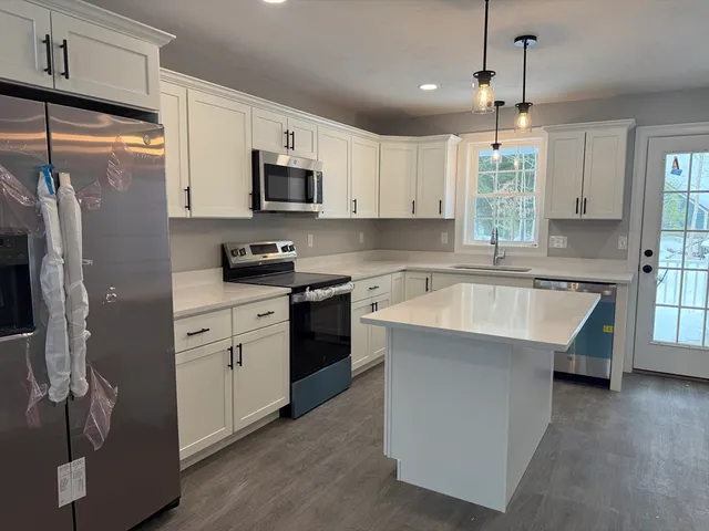 $4,100 | 15 Kashmir's Way, Unit 15, Lakeville, MA 02347