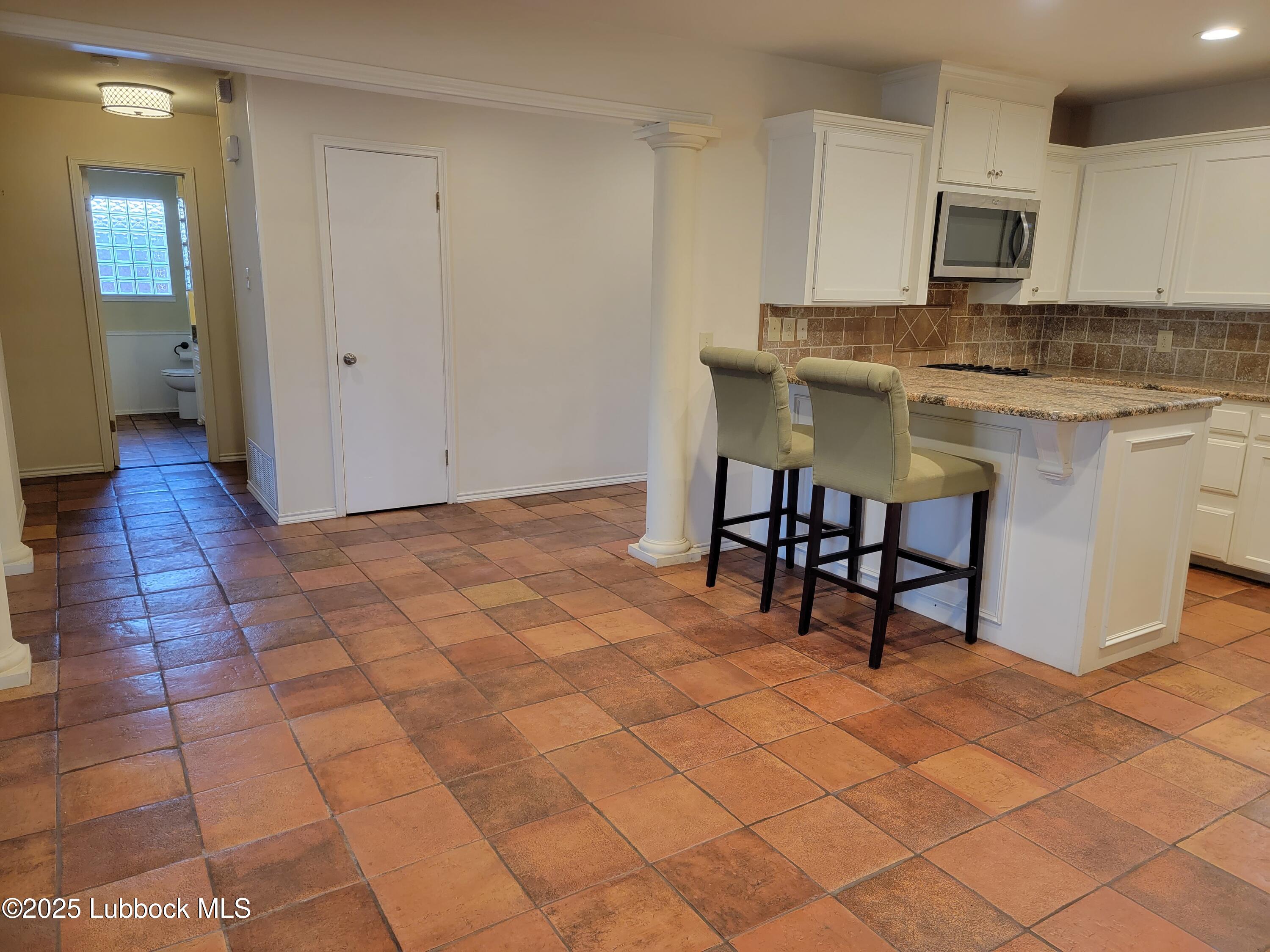 3206 69th Street Lubbock, TX 79413 - Photo 5 of 25 20230415_134013