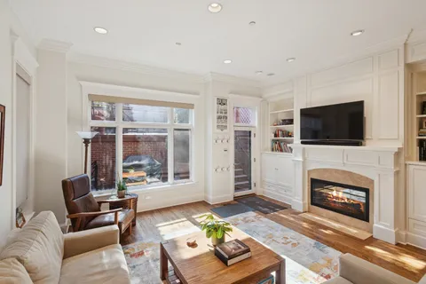 $2,300,000 | 1039 West Altgeld Street, Chicago, IL 60614