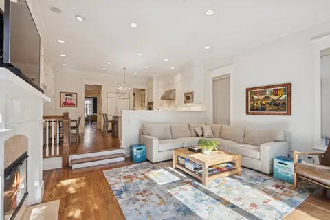 $2,300,000 | 1039 West Altgeld Street, Chicago, IL 60614