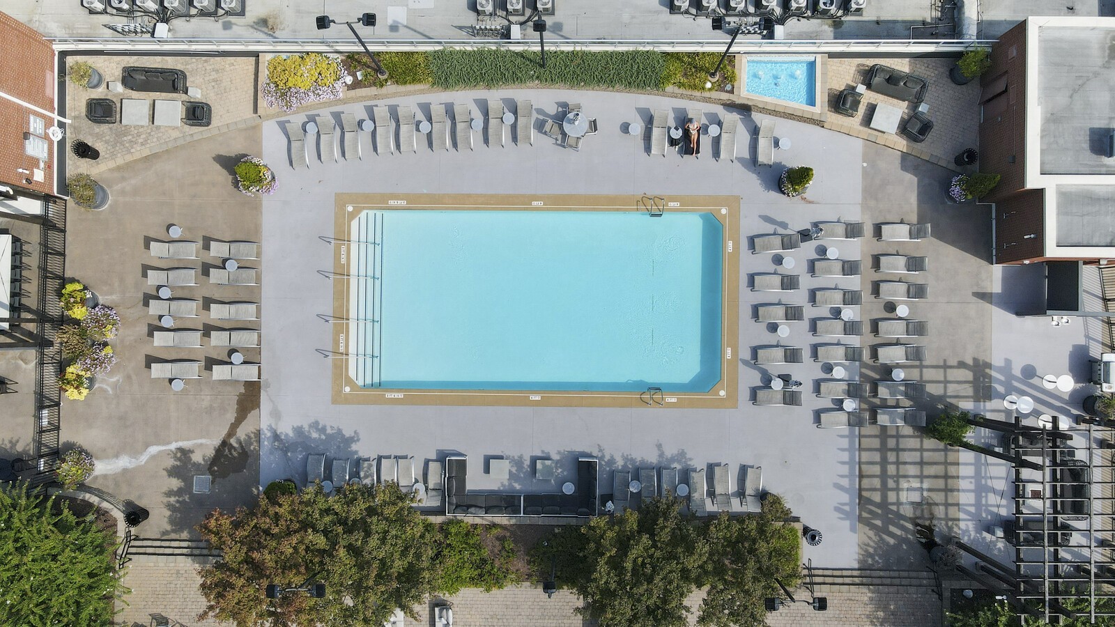 600 12th Avenue South, Unit 910 Nashville, TN 37203 - Photo 11 of 15 a sign that is on the wall of building