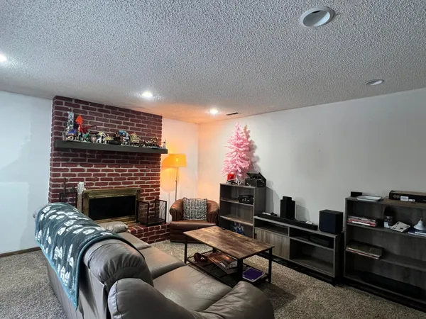 $2,995 | 520 Lake Summit Court, Shoreview, MN 55126