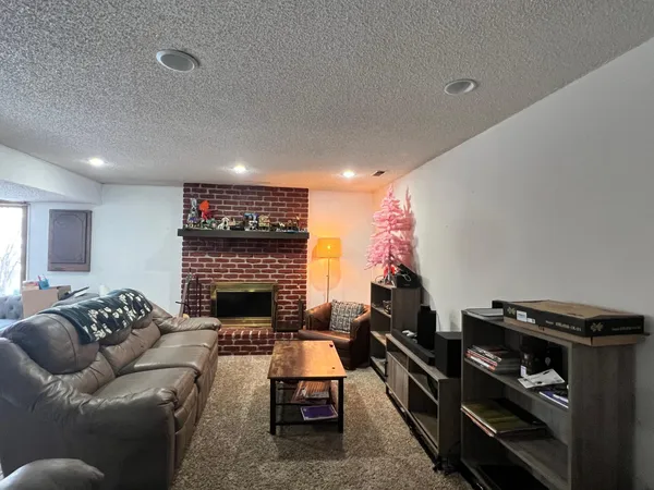 $2,995 | 520 Lake Summit Court, Shoreview, MN 55126