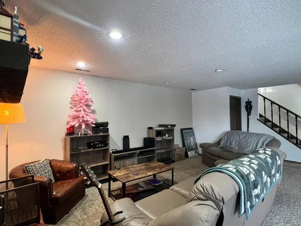 $2,995 | 520 Lake Summit Court, Shoreview, MN 55126