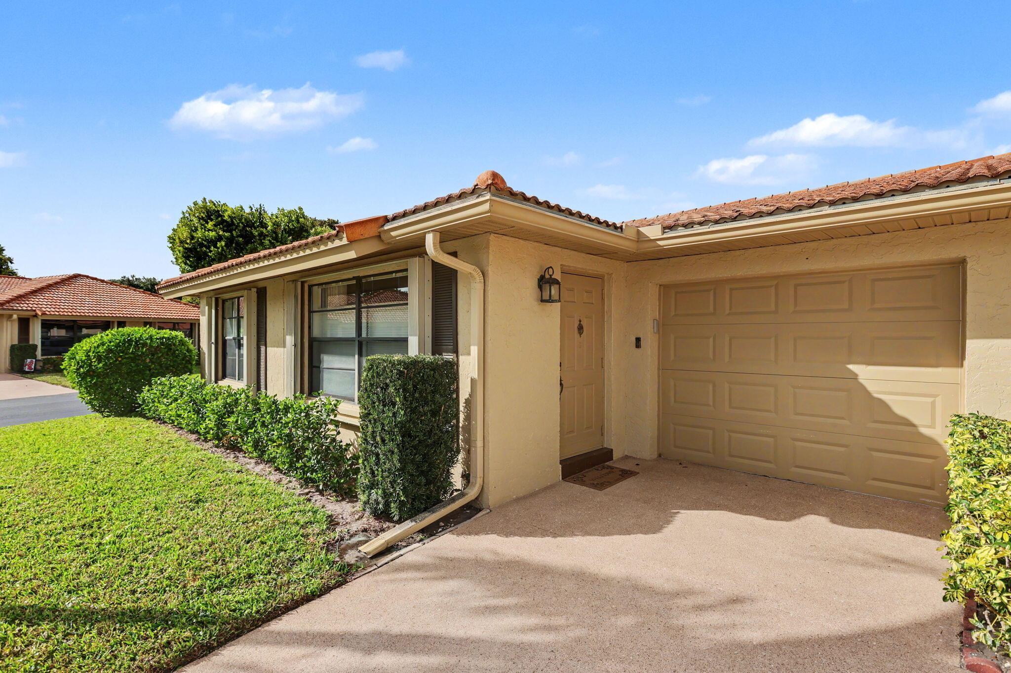 4635 Apple Tree Circle, Unit A Boynton Beach, FL 33436 - Photo 4 of 25 4-web-or-mls-0E2A6576