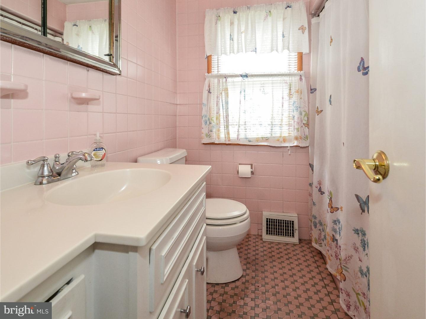 806 Sunnylea Road Lansdale, PA 19446 - Photo 17 of 25 Gallery Image 17