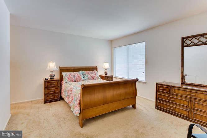 5907 Hall Street Springfield, VA 22152 - Photo 11 of 30 Bedroom (Master)