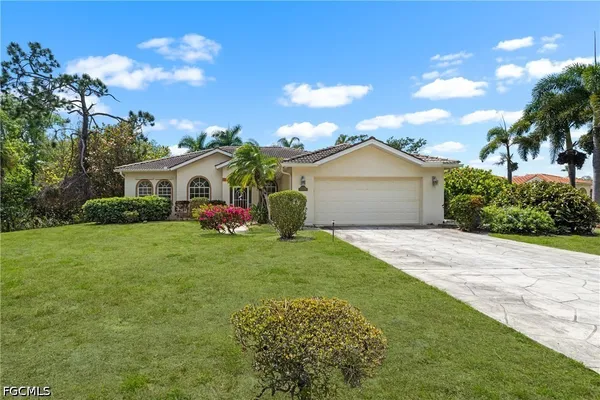 $575,000 | 25900 Creekbend Drive, Bonita Springs, FL 34135