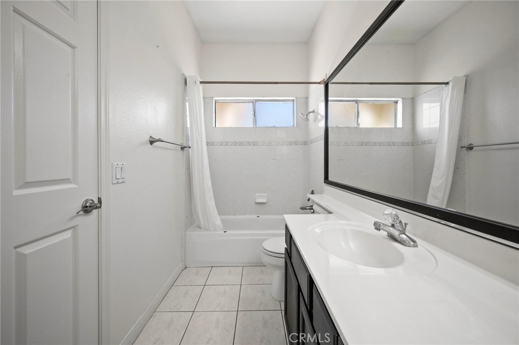 17543 Saticoy Street Northridge, CA 91325 - Photo 38 of 52