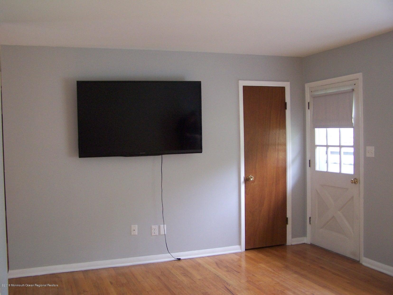 313 Colts Neck Road Farmingdale, NJ 07727 - Photo 2 of 15 100_7741 - Copy