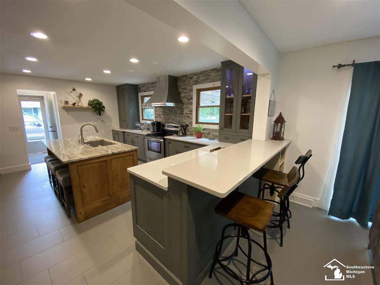 2752 West Erie Road Temperance, MI 48182 - Photo 9 of 40 50016368-9.JPG