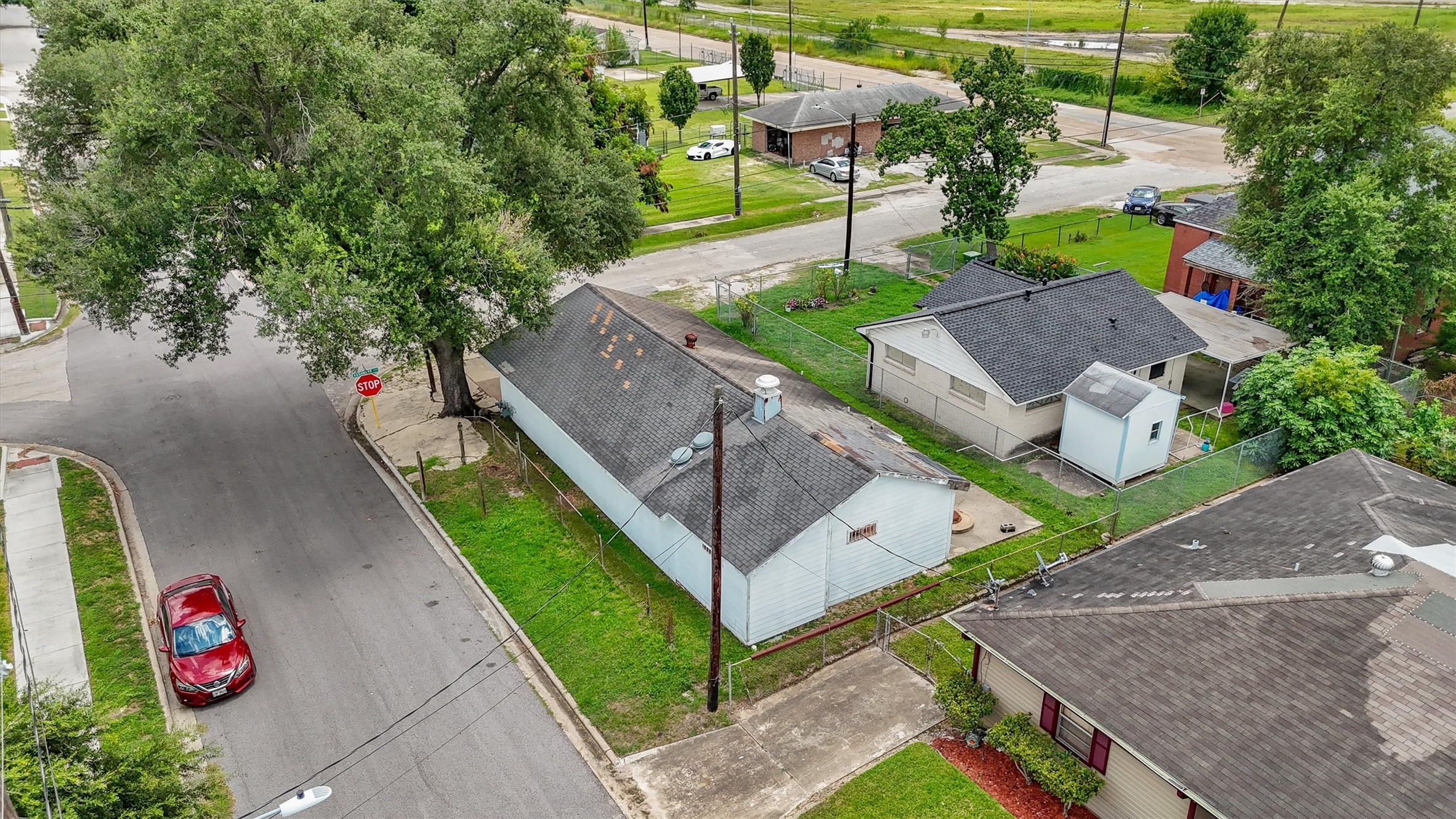 2915 Kashmere Street Houston, TX 77026 - Photo 18 of 20 an aerial view of a house with garden