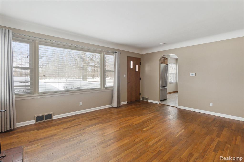 1110 Grange Hall Road Fenton, MI 48430 - Photo 8 of 51