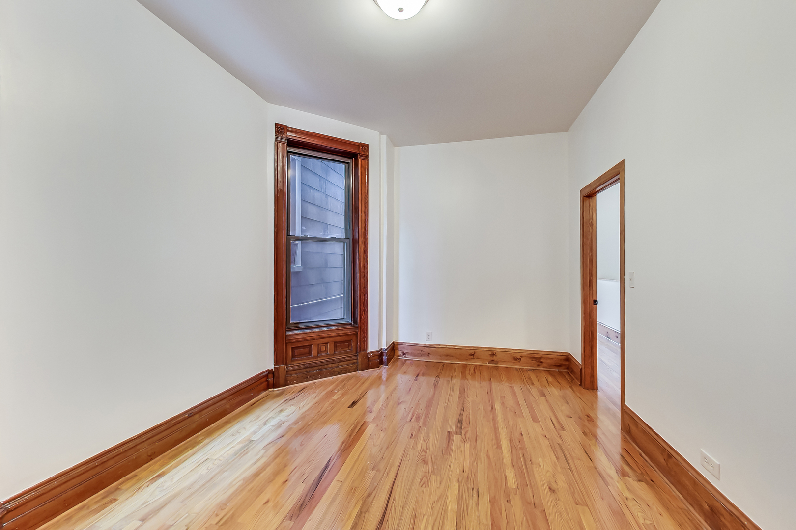 1138 West Addison Street, Unit 1 Chicago, IL 60613 - Photo 9 of 27