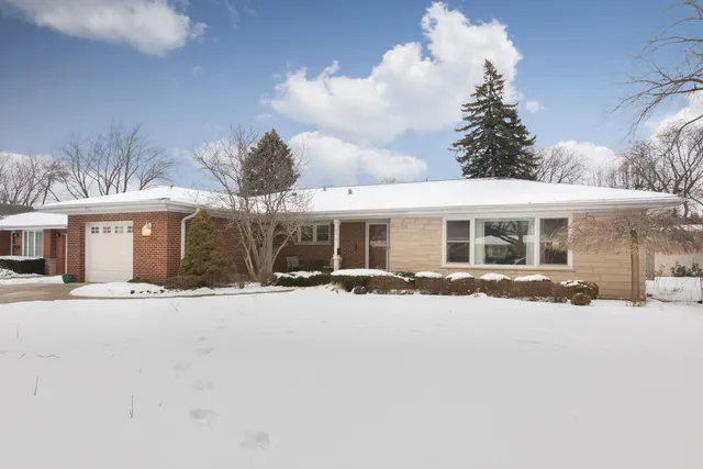 $469,900 | 475 Amherst Avenue, Des Plaines, IL 60016