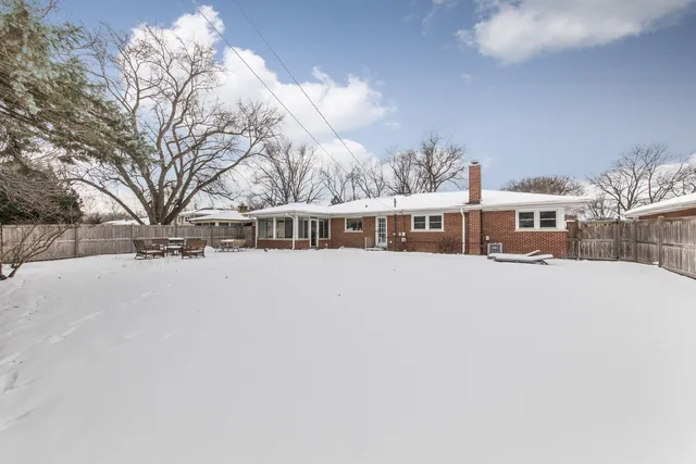 $469,900 | 475 Amherst Avenue, Des Plaines, IL 60016