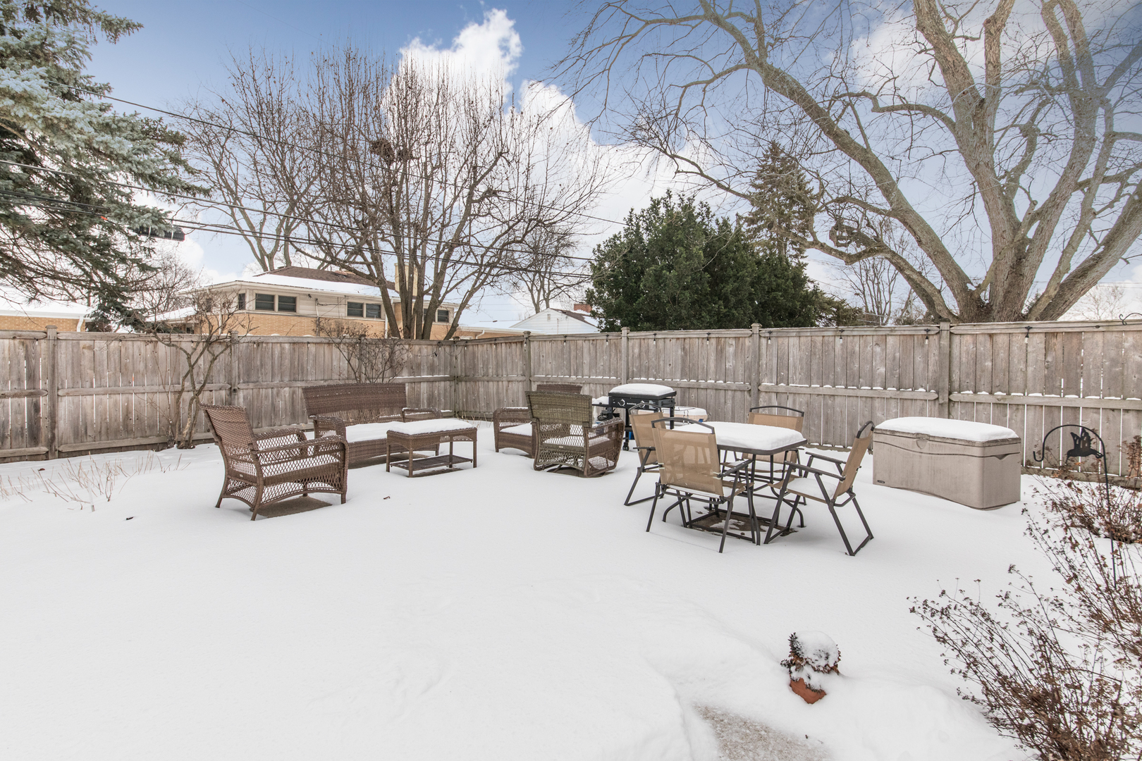 475 Amherst Avenue Des Plaines, IL 60016 - Photo 28 of 29 a view of a patio with a table and chairs